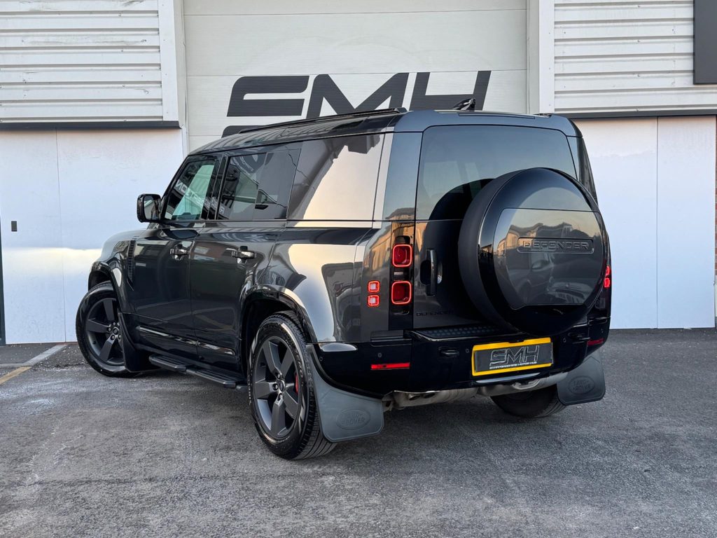 Land Rover Defender 110 3.0 D300 MHEV X-Dynamic HSE Hard Top SUV Auto 4WD MWB Euro 6 (s/s) 5dr
