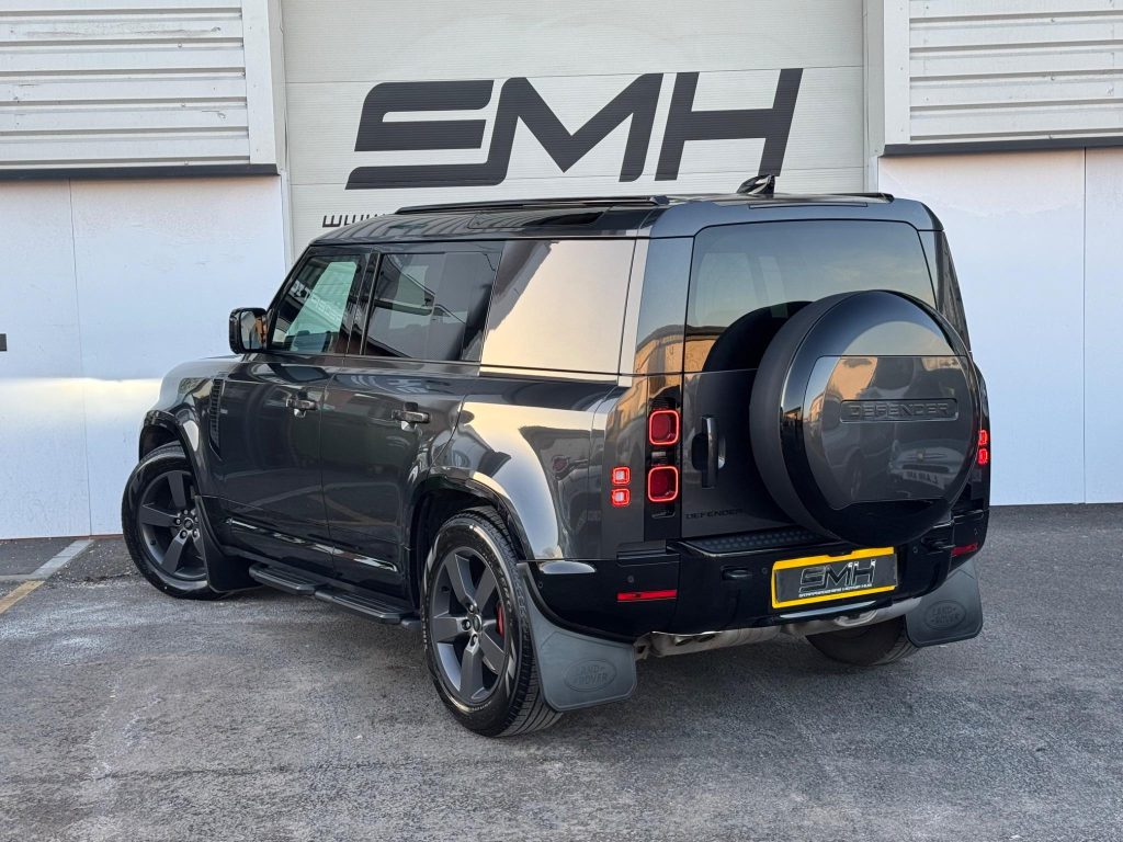 Land Rover Defender 110 3.0 D300 MHEV X-Dynamic HSE Hard Top SUV Auto 4WD MWB Euro 6 (s/s) 5dr