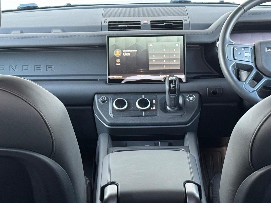 Land Rover Defender 110 3.0 D300 MHEV X-Dynamic HSE Hard Top SUV Auto 4WD MWB Euro 6 (s/s) 5dr